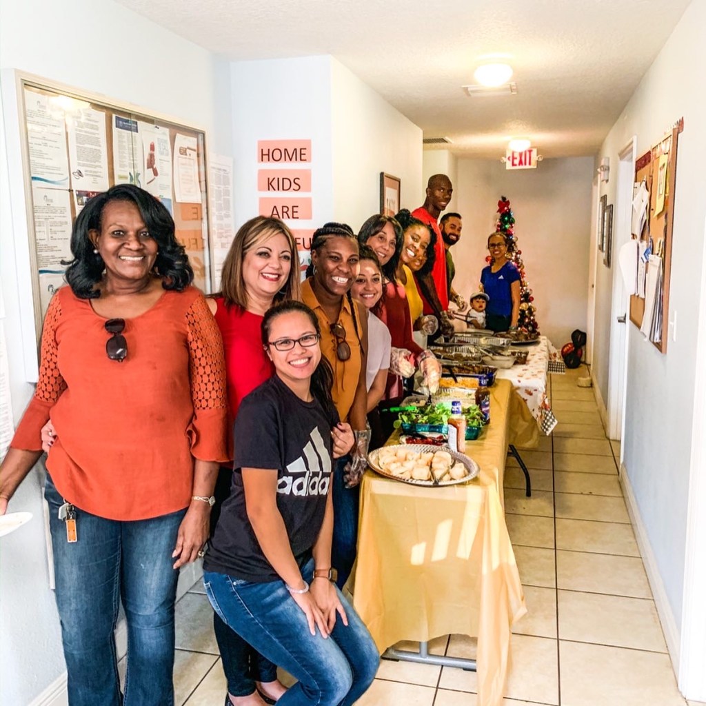 THANKSGIVING DINNER SERVED!